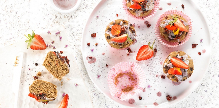 Receta de Pancake de Harina de Chufa: Muffins con mix de bayas deshidratadas